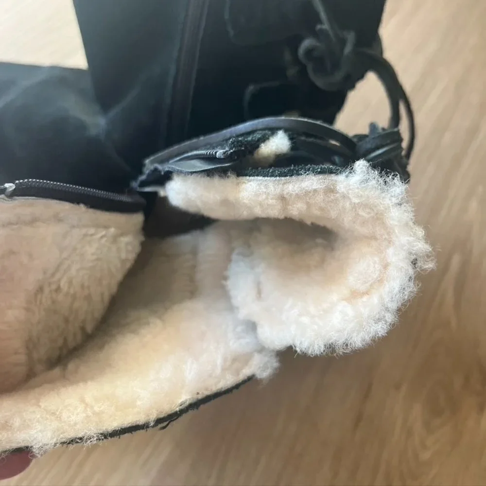 ** Koolaburra UGG Shazi Short black Boot 1019361 size 7